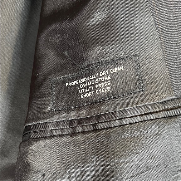 Jos. A. Bank Charcoal Men's Suit 40 Regular - Picture 6 of 14